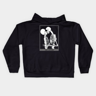 The lovers kiss Kids Hoodie